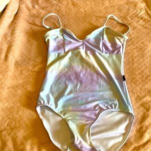 Blue and purple tie die petite Leo